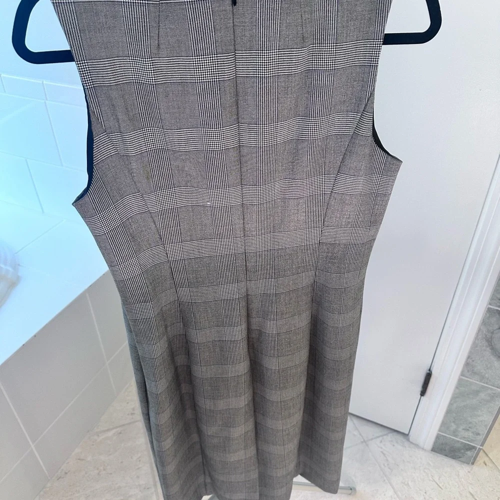 J Crew Seamed shift dress in glen plaid Italian gauzy wool blend Size 6 - Picture 7 of 10